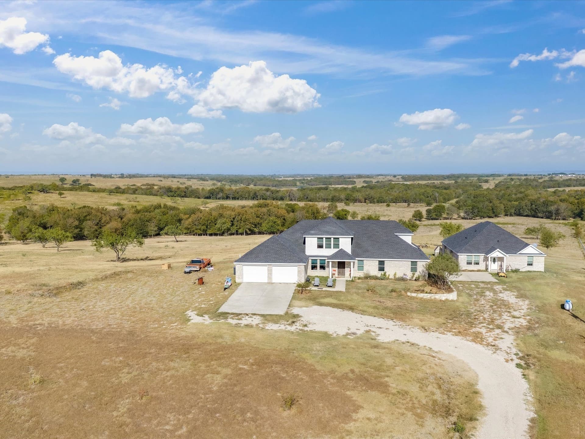 33.53 acres in Ellis County - photo 3