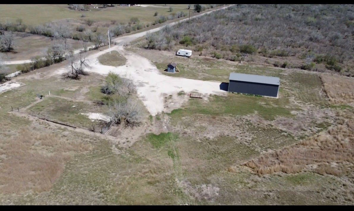 10.35 acres in Bee County gallery image 4