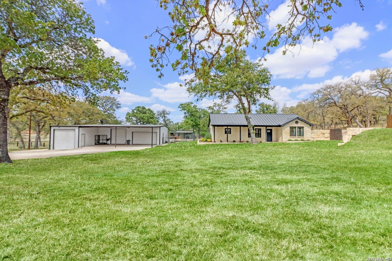 10 acres in Guadalupe County gallery image 2