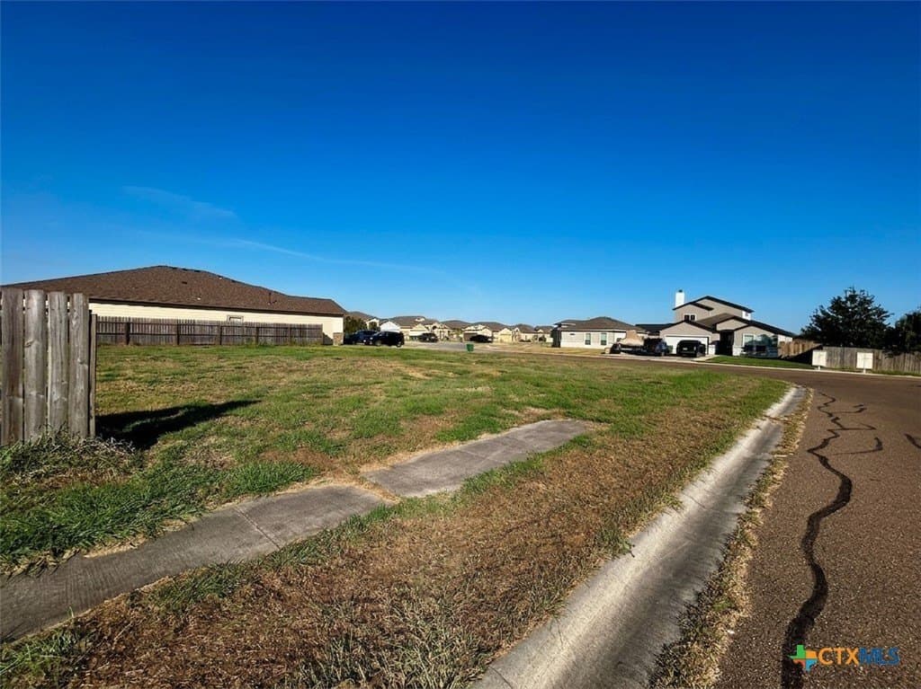 0.25 acres in Victoria County - photo 3