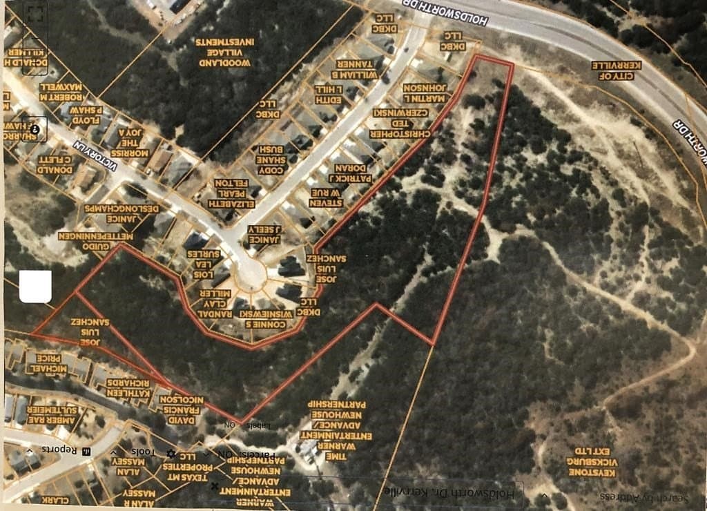 7.96 acres in Kerr County gallery image 2