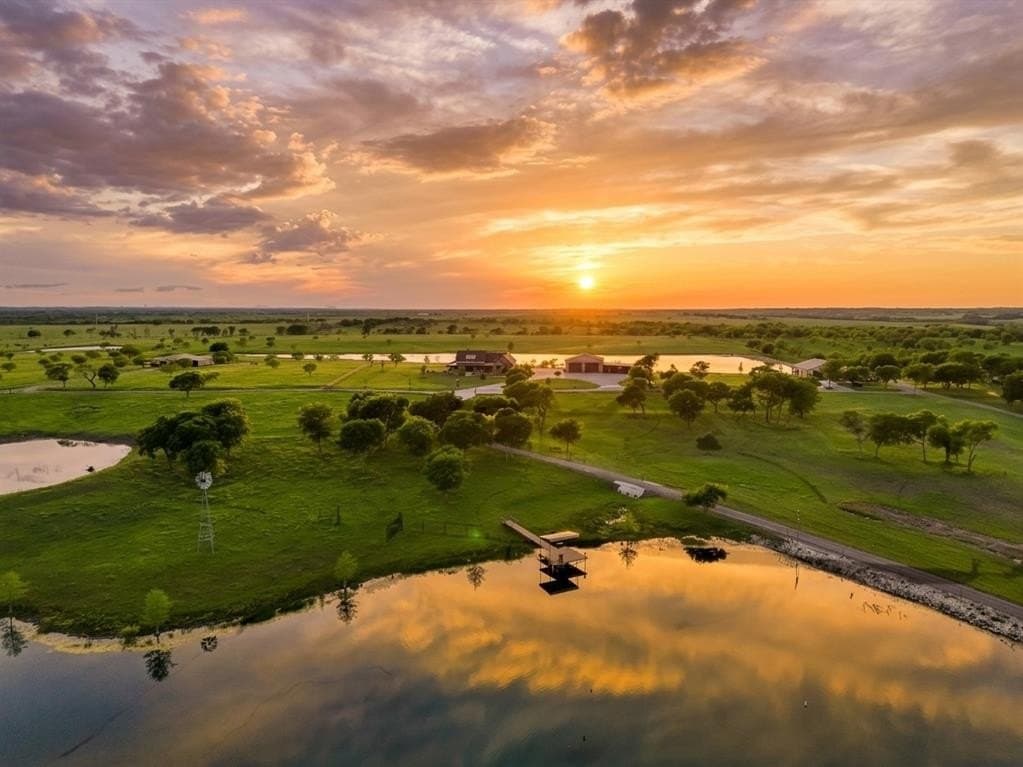 68.29 acres in Ellis County