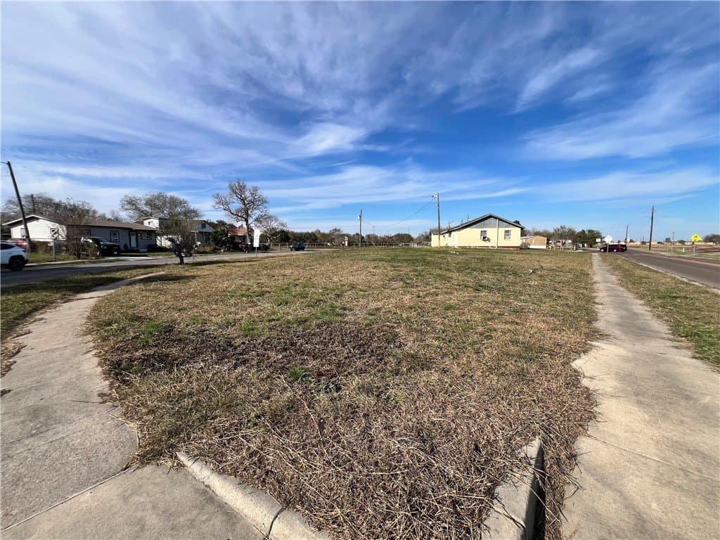 0.51 acres in Nueces County - photo 10