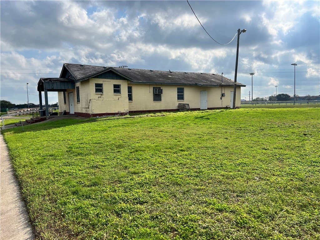 0.51 acres in Nueces County - photo 6
