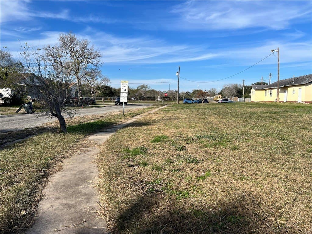0.51 acres in Nueces County - photo 8