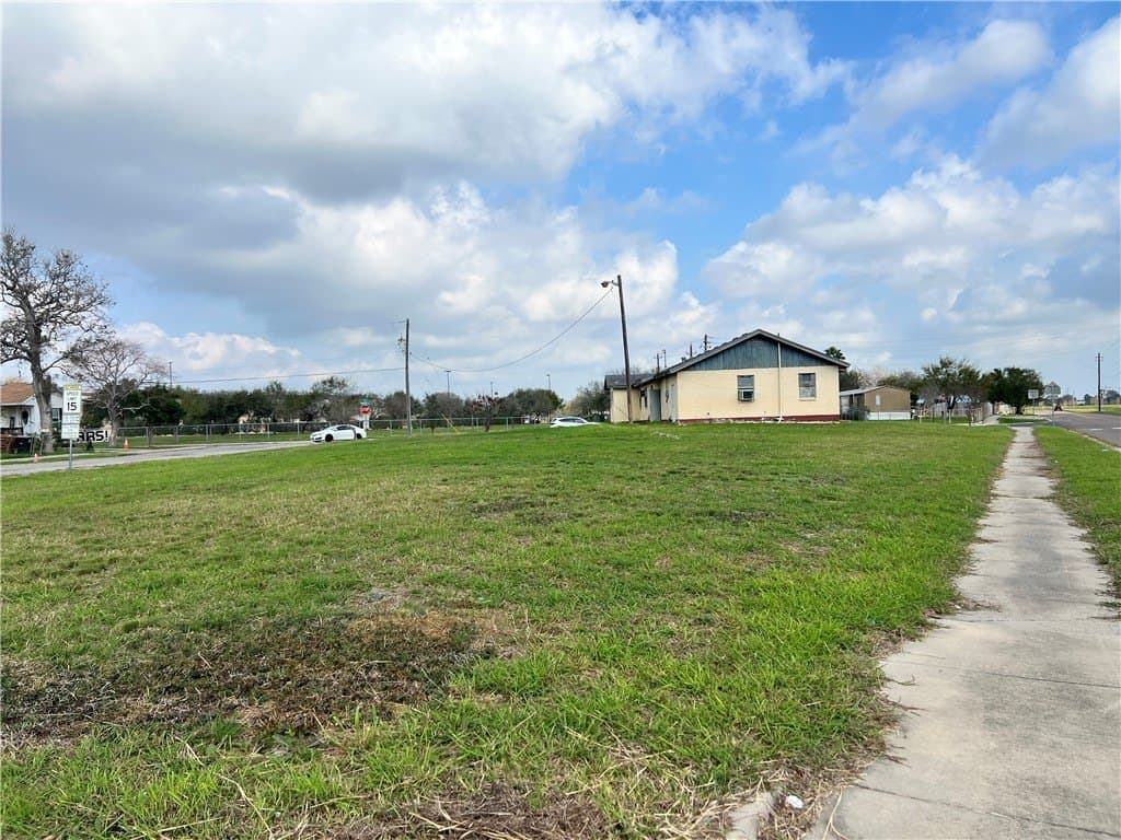 0.51 acres in Nueces County - photo 7