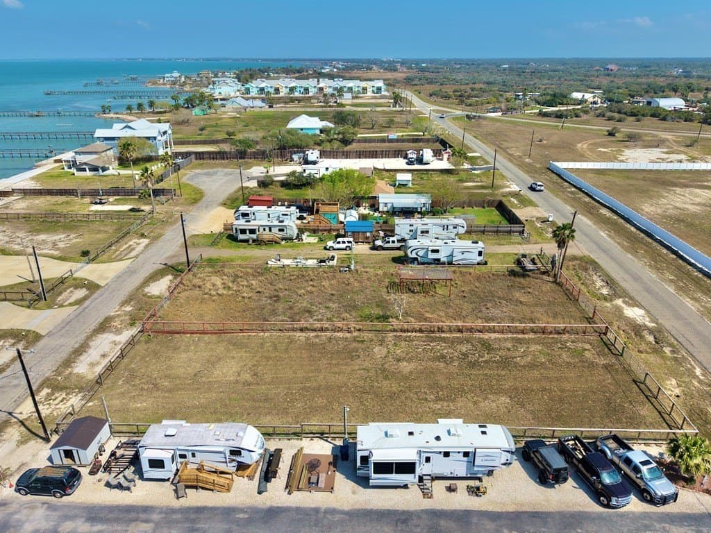 0.25 acres in Aransas County - photo 3