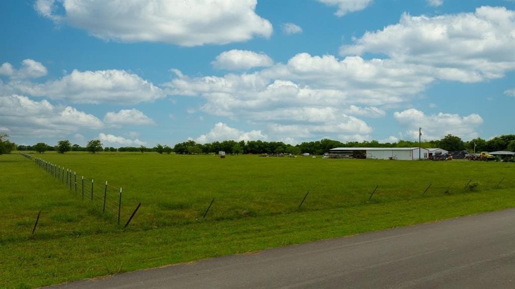 5 acres in Kaufman County gallery image 4