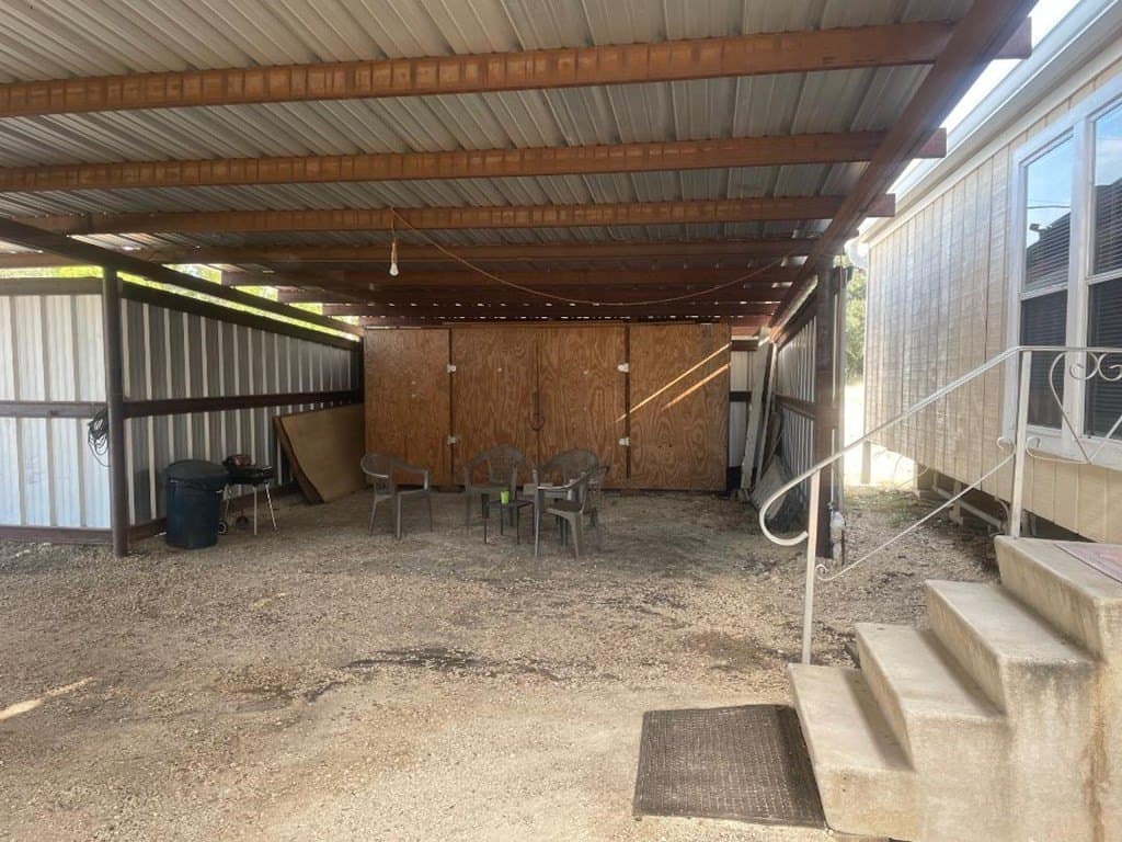 7.42 acres in Real County - photo 14