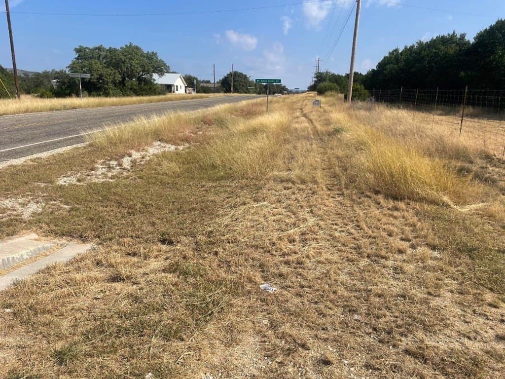 7.42 acres in Real County - photo 23