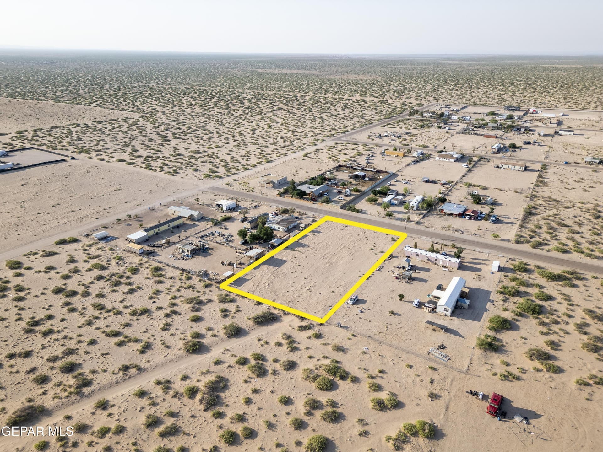 1.01 acres in El Paso County gallery image 4