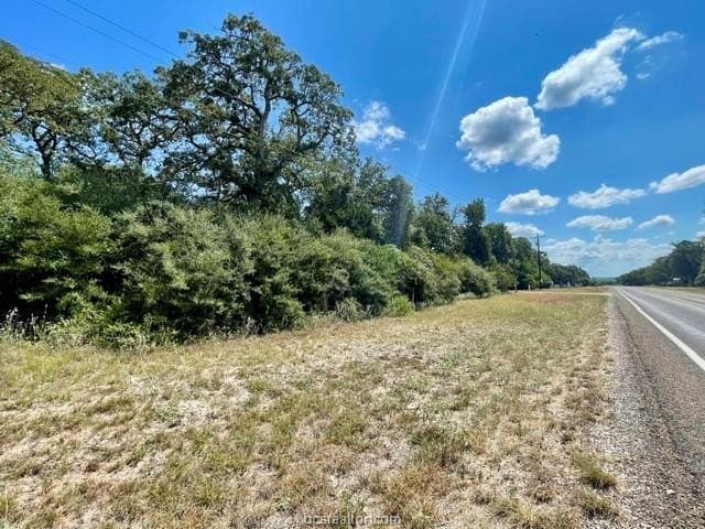 1.04 acres in Burleson County