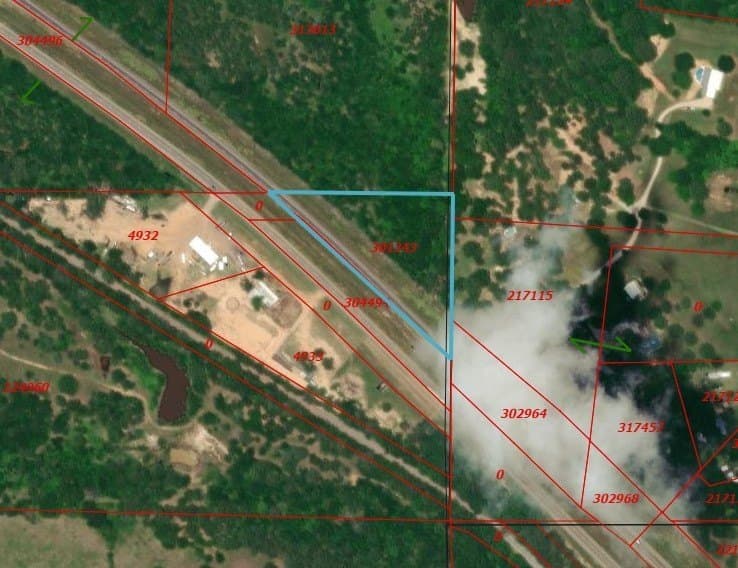 1.62 acres in Henderson County gallery image 3