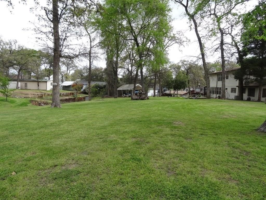 0.43 acres in Henderson County - photo 16