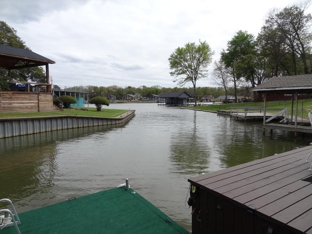 0.43 acres in Henderson County - photo 4