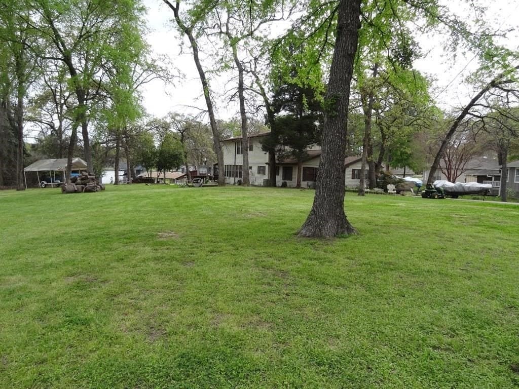 0.43 acres in Henderson County - photo 17