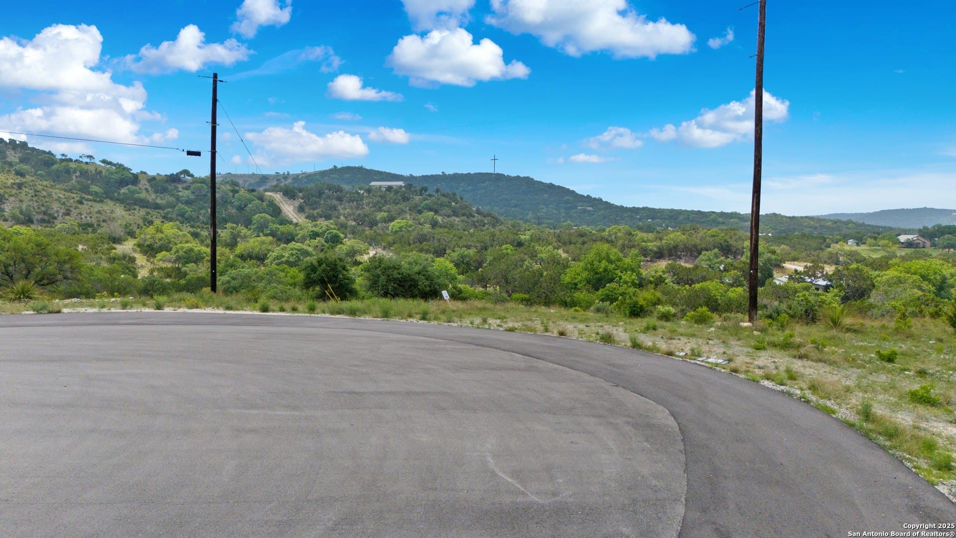 5.06 acres in Bandera County gallery image 4