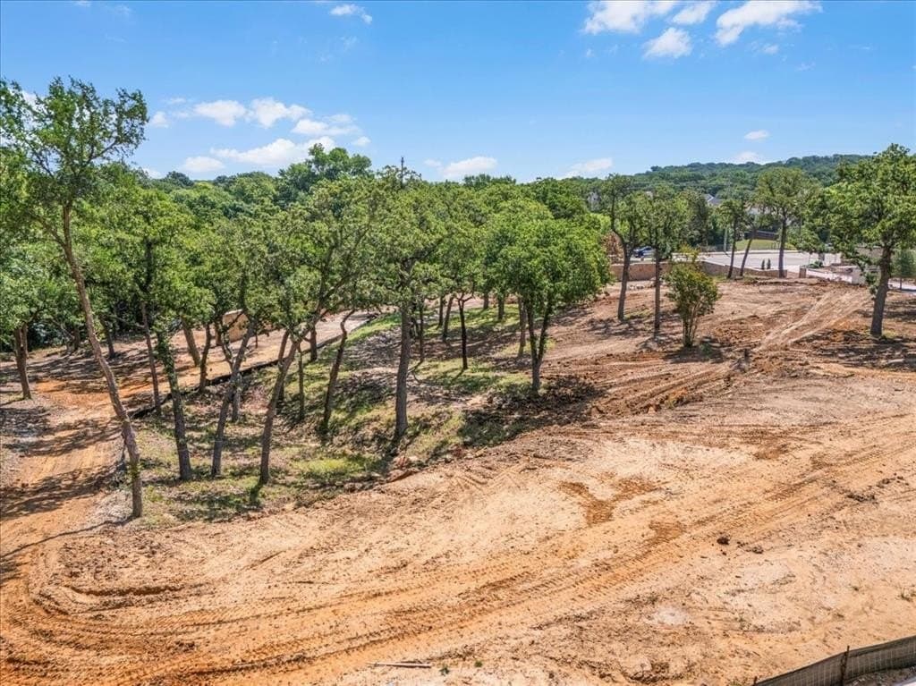 1.1 acres in Tarrant County gallery image 2
