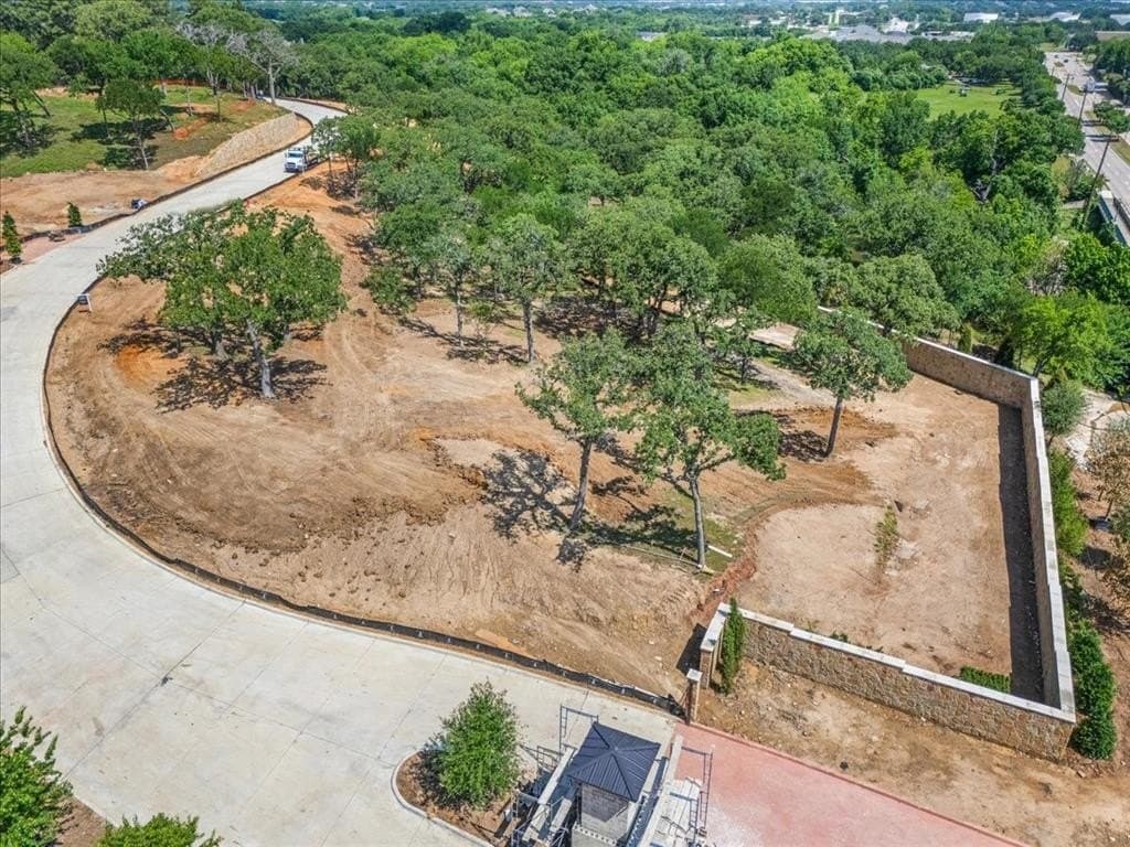 1.1 acres in Tarrant County gallery image 4