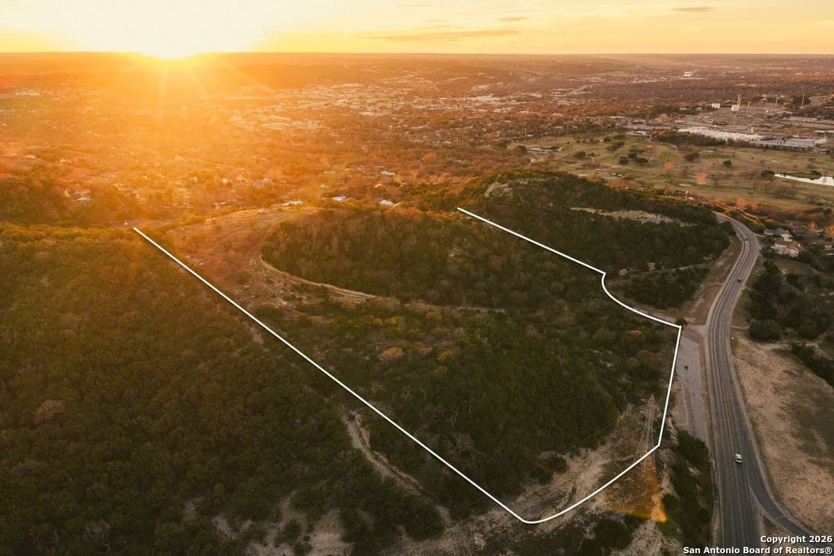 24 acres in Kerr County gallery image 3