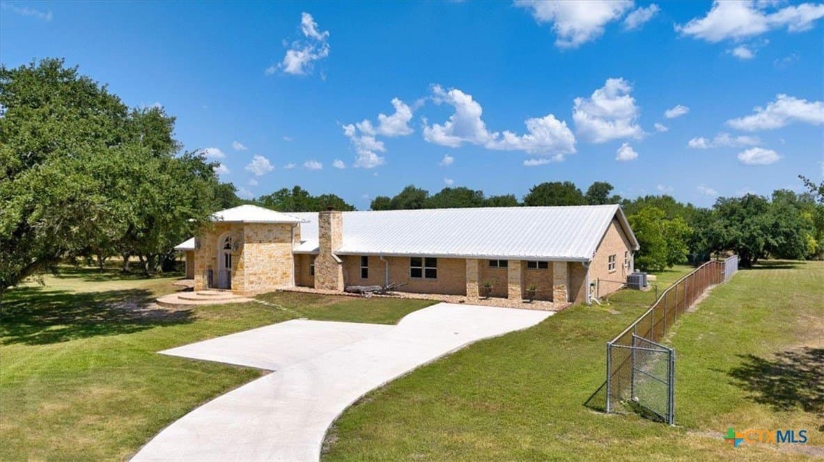 90 acres in DeWitt County - photo 4