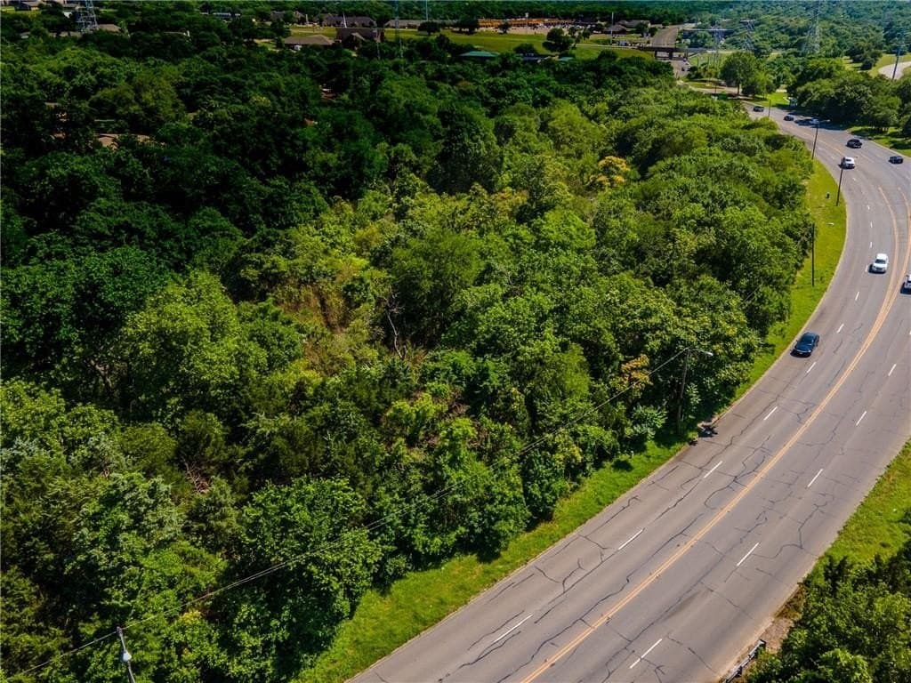 4.6 acres in McLennan County gallery image 2