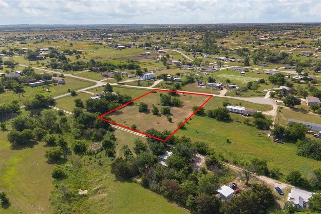 1.5 acres in Johnson County gallery image 3