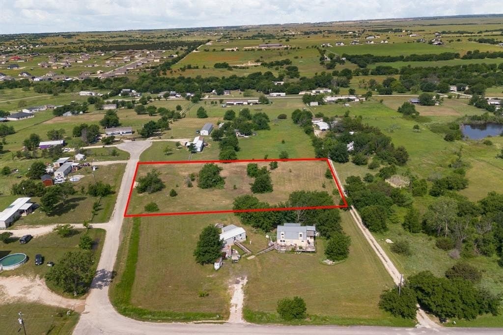 1.5 acres in Johnson County gallery image 4