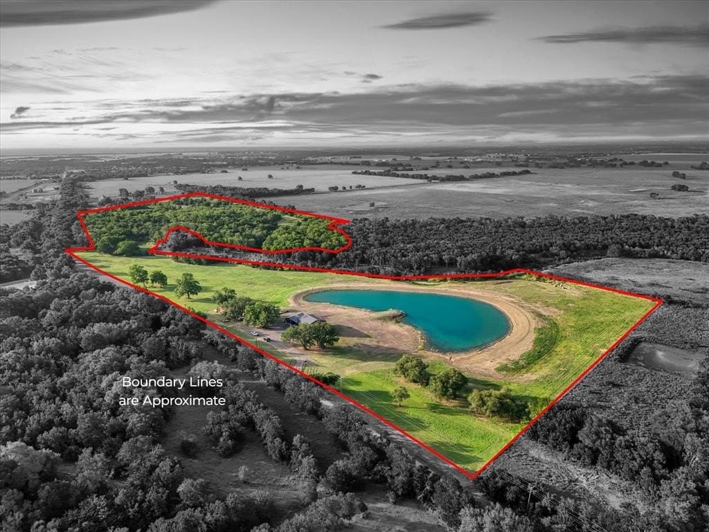 48.95 acres in Falls County