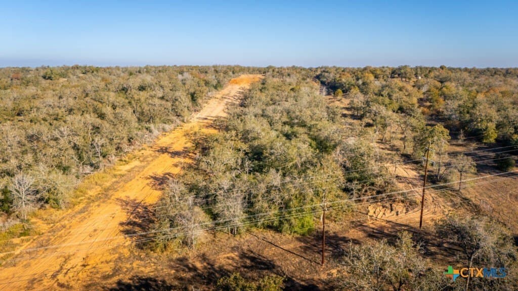 42.59 acres in Gonzales County - photo 8