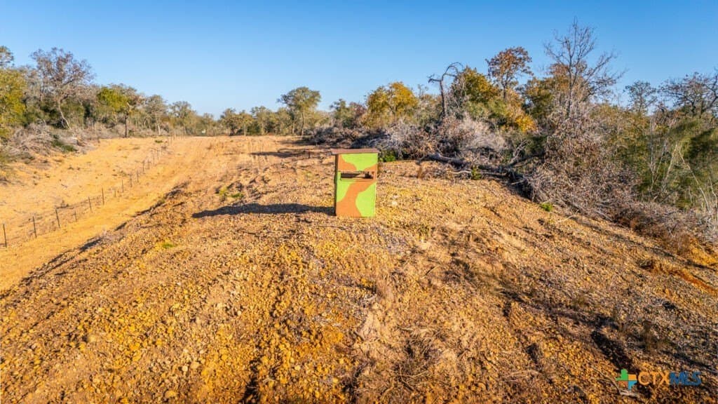 42.59 acres in Gonzales County - photo 9