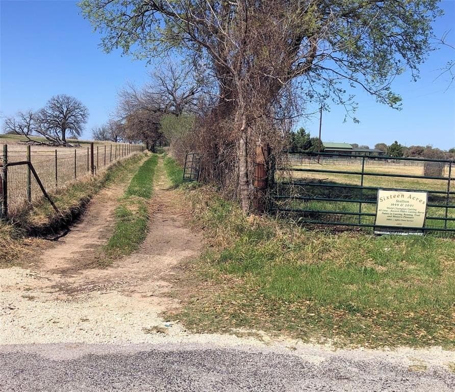 10 acres in Somervell County