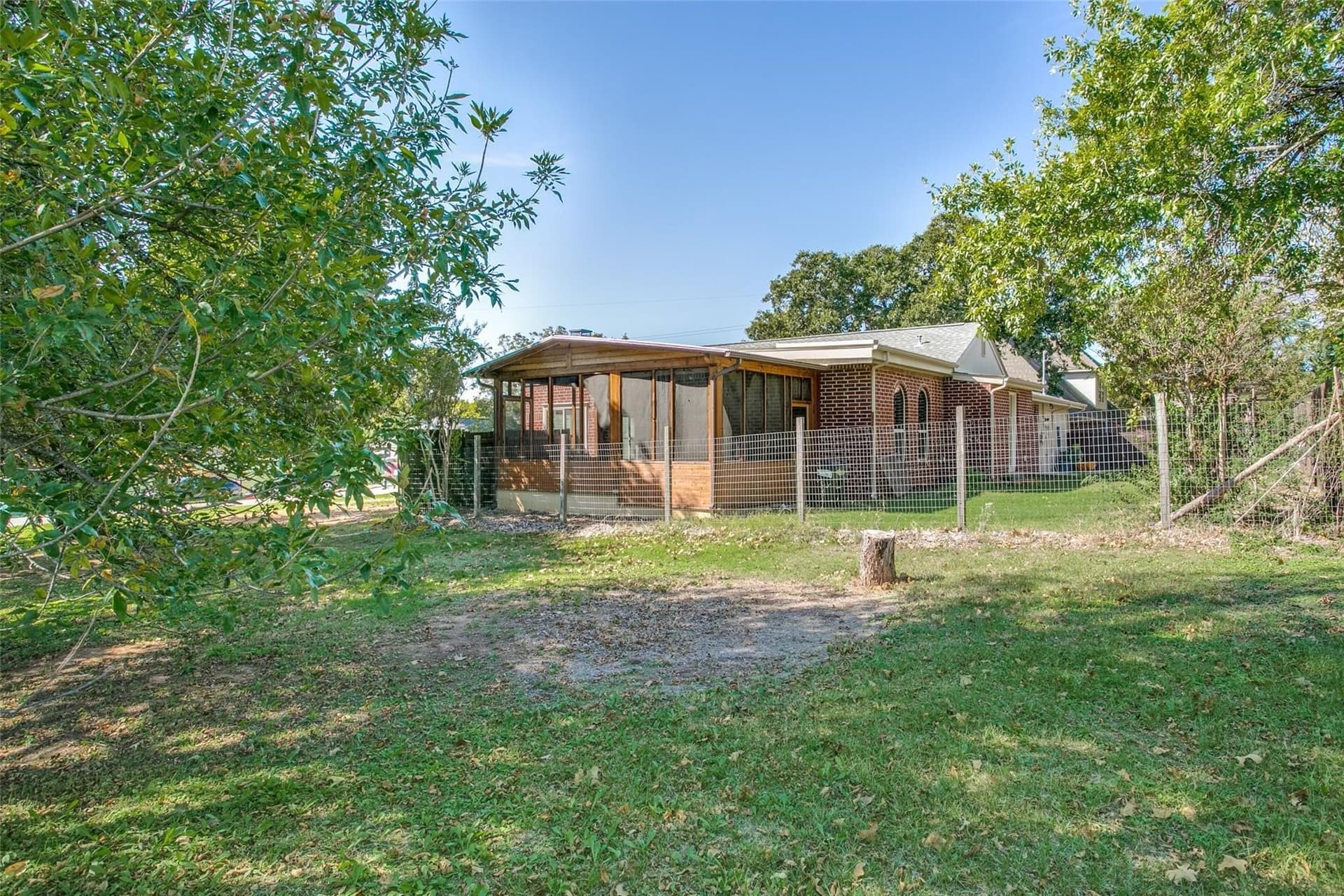 0.5 acres in Tarrant County - photo 2