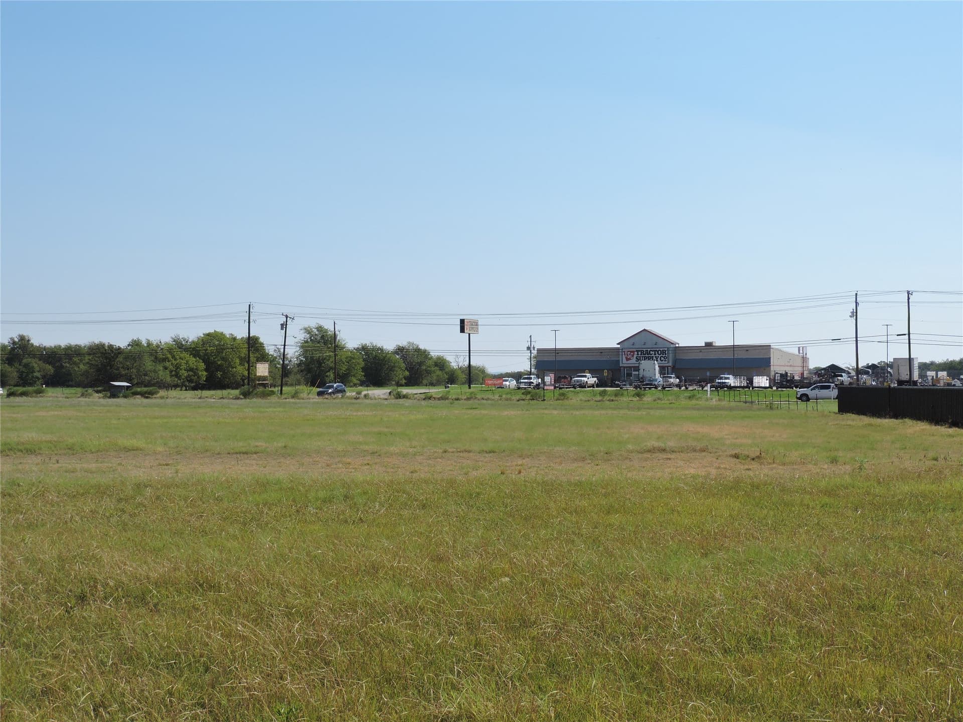 4.68 acres in Henderson County gallery image 2