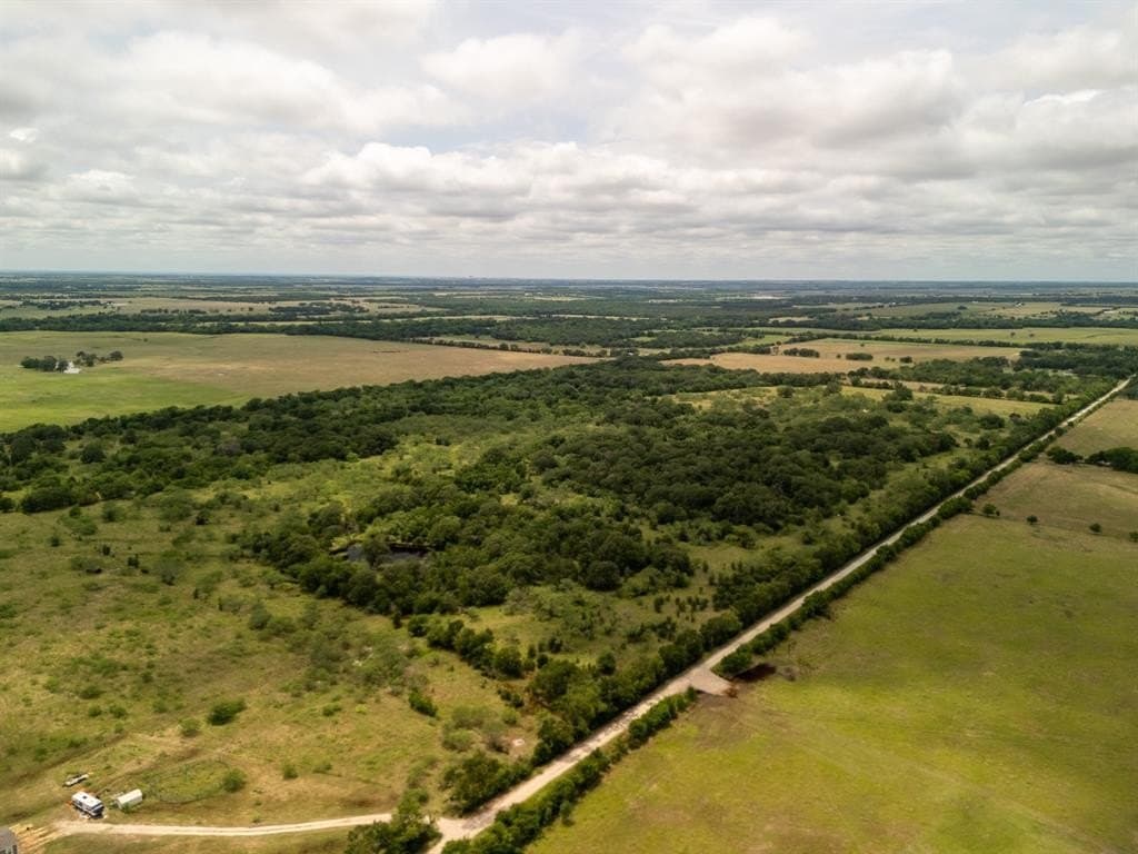 10.01 acres in Falls County