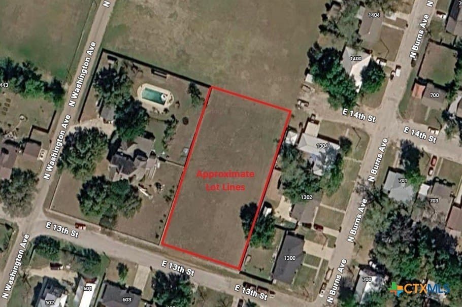 0.89 acres in Milam County