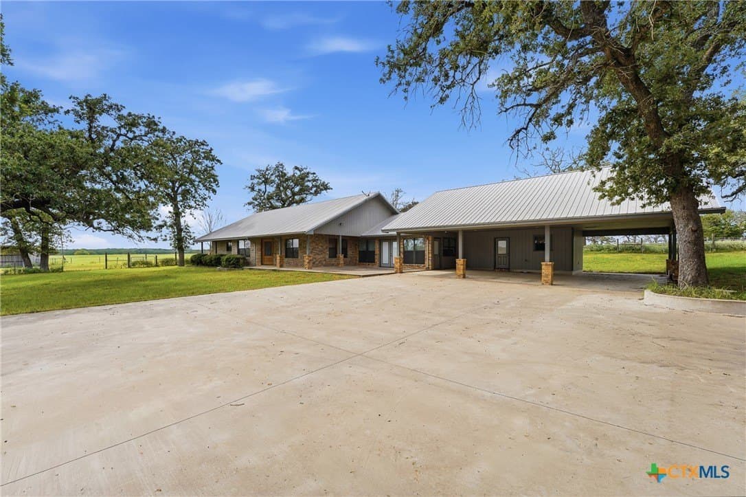 30.03 acres in Gonzales County - photo 4