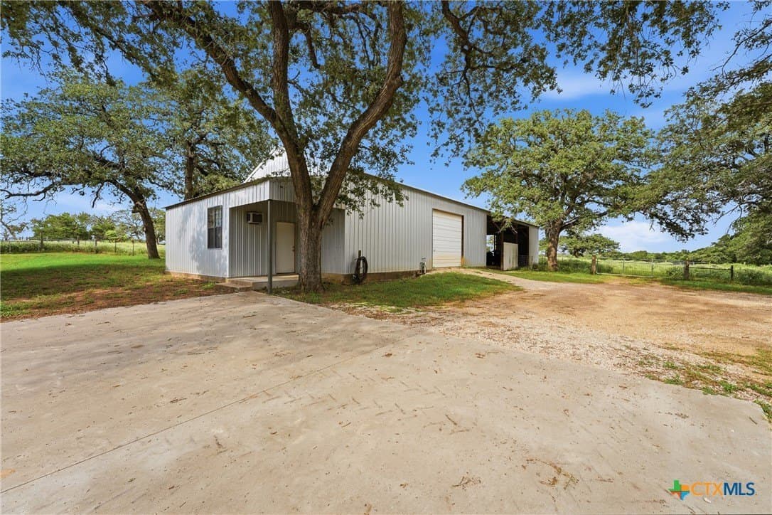 30.03 acres in Gonzales County - photo 36