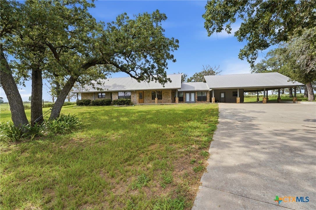 30.03 acres in Gonzales County - photo 3