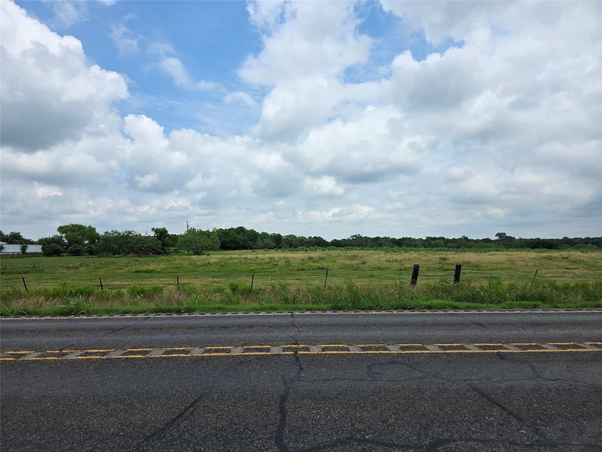 6.39 acres in Kaufman County gallery image 3