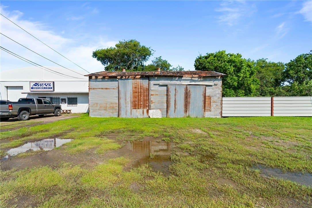 43,908 acres in Nueces County - photo 9