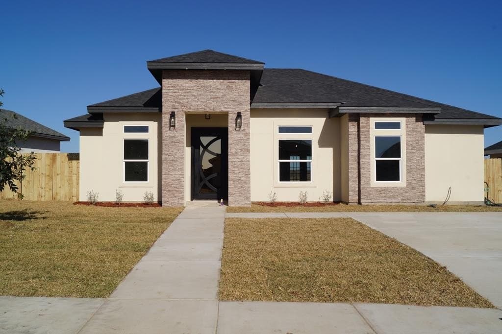 7,966 acres in Maverick County