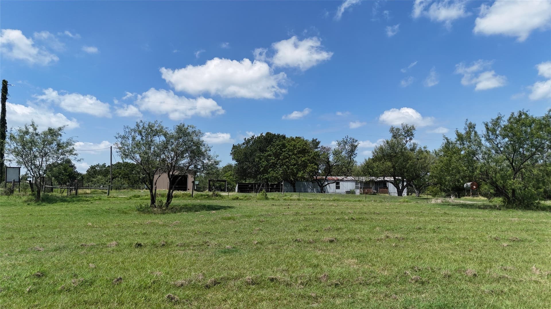 1.01 acres in Navarro County - photo 13