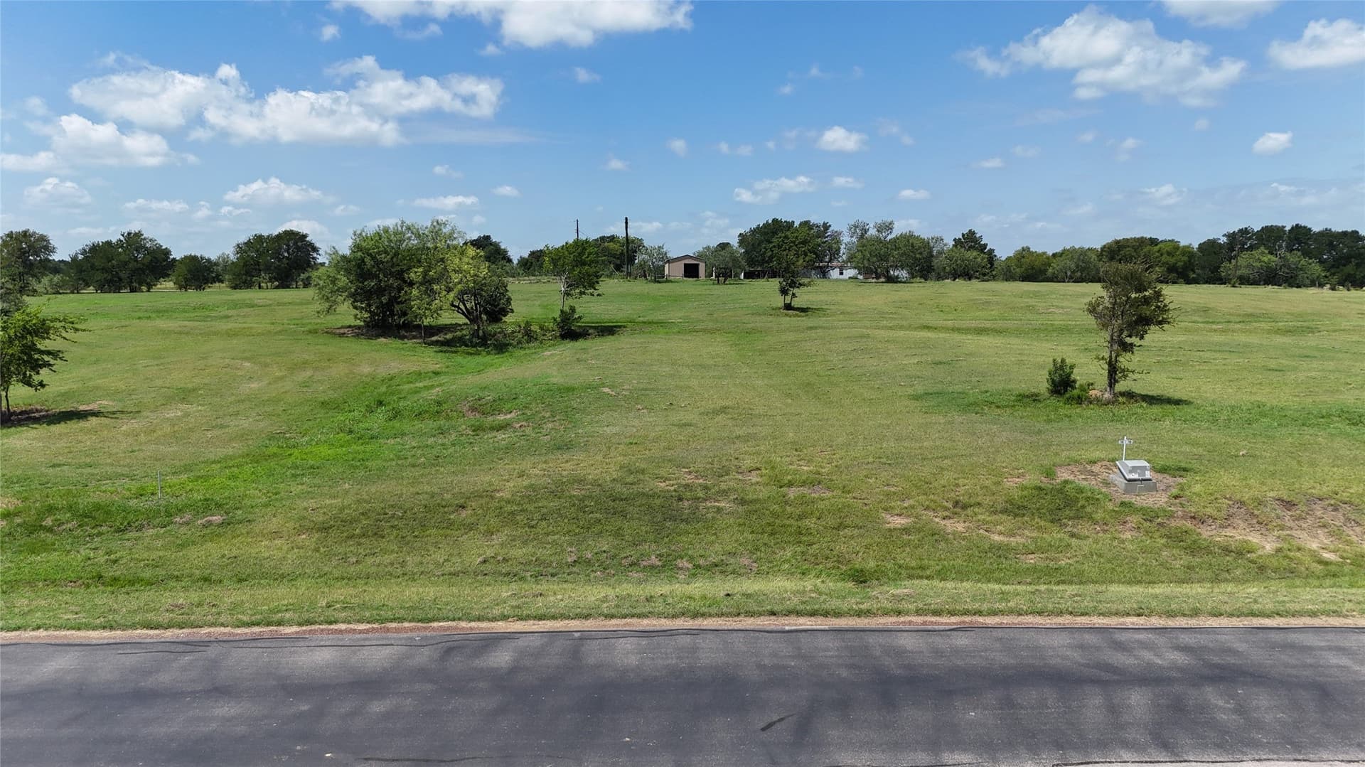 1.01 acres in Navarro County - photo 6