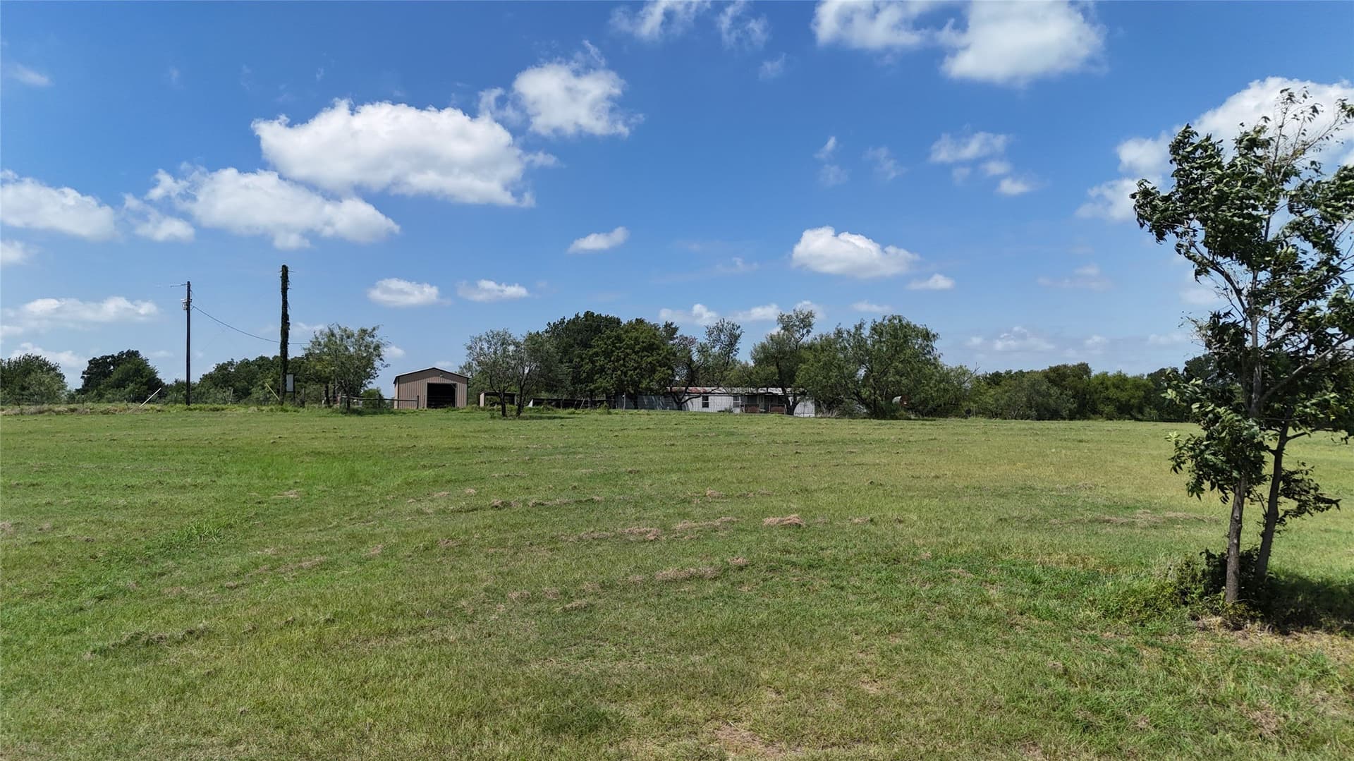 1.01 acres in Navarro County - photo 12