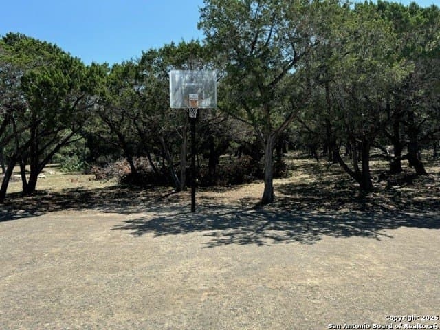 0.5 acres in Bandera County - photo 17