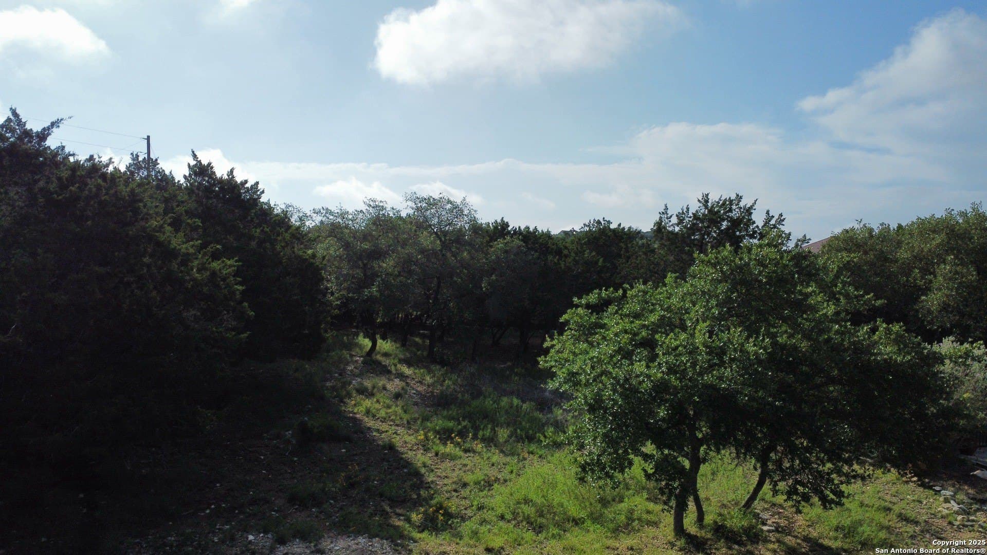 0.5 acres in Bandera County - photo 9