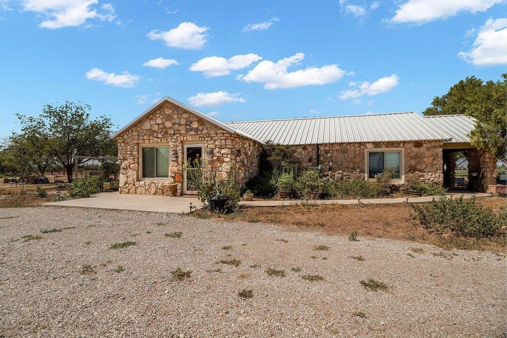 10.5 acres in Howard County