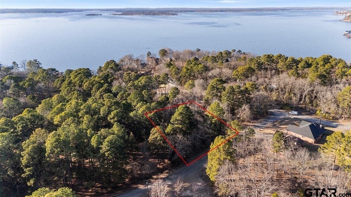 0.35 acres in Smith County