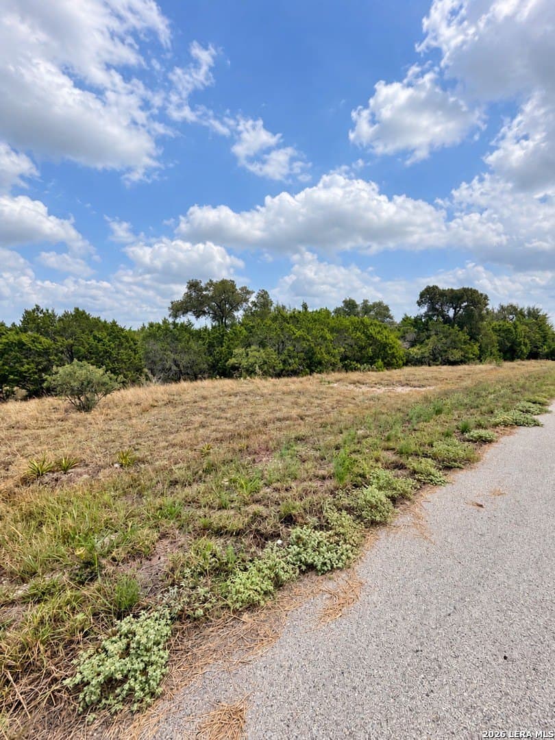4.97 acres in Comal County - photo 3